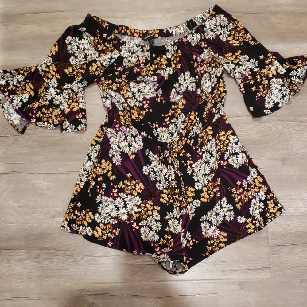 Off shoulder romper